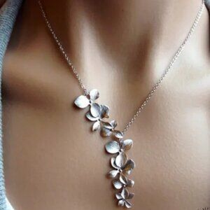 Vintage Silver Flower Necklace